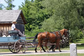 Upper Canada - Ngôi làng cổ 150 năm vẫn giữ nguyên nếp sống sinh hoạt