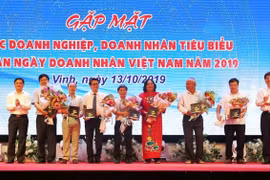 Nghệ An gặp mặt, vinh danh doanh nghiệp, doanh nhân tiêu biểu năm 2019