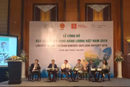 Ưu tiên phát triển năng lượng tái tạo và tiết kiệm năng lượng