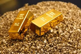 Giá vàng lên mức cao nhất trong hơn 6 năm qua