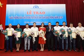 Giải đặc biệt báo chí tuyên truyền về an toàn giao thông vẫn chưa có chủ