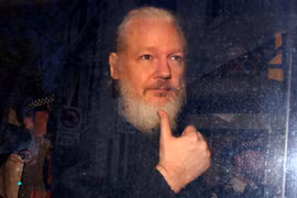 Lập trình viên liên quan tới nhà sáng lập WikiLeaks bị bắt