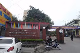 Phó hiệu trưởng ĐH Y dược (ĐH Thái Nguyên) đang bị điều tra, vẫn được lấy phiếu tín nhiệm phụ trách Đảng bộ ?