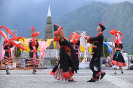 Show nghệ thuật “Vũ điệu trên mây” chính thức ra mắt khán giả trên đỉnh Fansipan