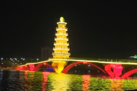 Phú Thọ: Đưa vào sử dụng cầu đi bộ qua hồ công viên Văn Lang