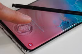 Samsung sẽ cập nhật phần mềm nhằm sửa lỗi cảm biến vân tay trên Galaxy S10/Note 10