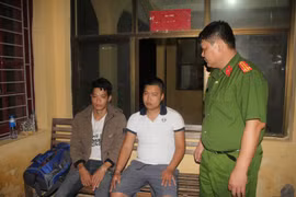 Truy bắt đối tượng còn lại trong vụ đổ dầu thải vào nguồn nước sạch sông Đà