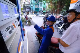 Xăng tăng giá lần thứ 2 liên tiếp từ 15h hôm nay