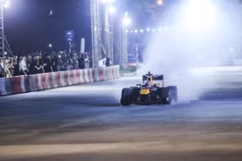 “Quái thú” F1 lần đầu tiên trình diễn tại Hà Nội