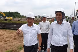 Chủ tịch Hội Nhà báo Việt Nam Thuận Hữu thăm dự án cao tốc Trung Lương- Mỹ Thuận