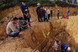 Hé lộ thủ phạm chôn trộm chất thải nguy hại ở Sóc Sơn