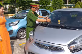 Bạc Liêu: Gắn biểu trưng mô hình “Tổ tài xế taxi tự quản về an ninh trật tự”