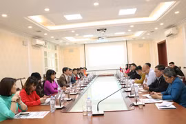 Đoàn lãnh đạo các cơ quan báo chí Lào thăm và làm việc tại Báo Xây dựng