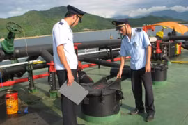 Quy trình mới về thủ tục hải quan đối với xăng dầu xuất nhập khẩu, tạm nhập tái xuất