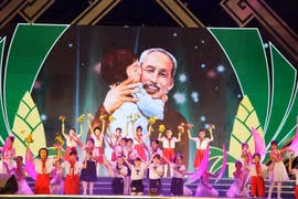 Khai mạc Lễ hội Làng Sen 2019