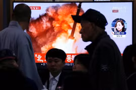 KCNA: Triều Tiên thử thành công nhiều tên lửa