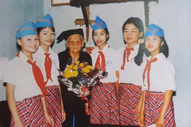 Nhờ Báo Nhà báo & Công luận, bí mật thửa ruộng mang tên “Đồng Chí” được giải mã