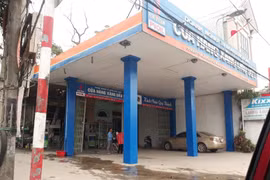 Công an vào cuộc vụ "bom" xăng chui ở Nghệ An