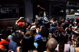 Venezuela cáo buộc mất điện là do nhóm đối lập tấn công