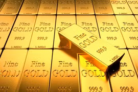 Giá vàng thế giới xuống thấp nhất trong 4 tháng qua