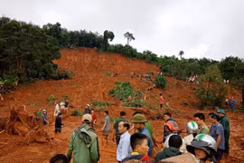 Đắk Nông: Mưa lớn gây sạt lở đất, chôn vùi 3 người trong một gia đình