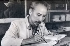 Chủ tịch Hồ Chí Minh và "cuộc chiến đấu khổng lồ"