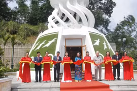 Khánh thành nhà lưu niệm Bác tại cửa khẩu Bắc Luân - Quảng Ninh