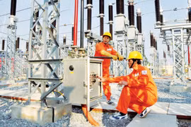 Mức tiêu thụ điện tăng đột biến, phá vỡ nhiều “kỷ lục”