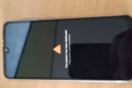 Xiaomi Mi 9 SE biến thành "cục gạch" vì bản cập nhật OTA dính lỗi