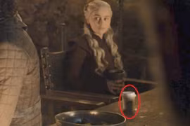 Bất ngờ xuất hiện chiếc cốc cafe trong Game of Thrones