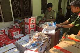 Hà Nội: Thu giữ số lượng lớn bánh trung thu nhập lậu