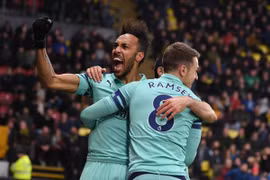 Thi đấu hơn người trước Watford, Arsenal giành 3 điểm trọn vẹn