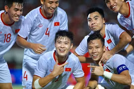 Thắng Indonesia, đội tuyển Việt Nam gửi chiến thư tới UAE và Thái Lan
