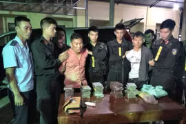 Hà Tĩnh: Bắt giữ 2 đối tượng vận chuyển thuê 30 bánh heroin, 6.000 viên ma túy tổng hợp