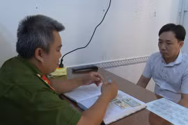 Bạc Liêu: Bắt thủ quỹ chiếm đoạt tiền lương giáo viên rồi trốn lệnh truy nã