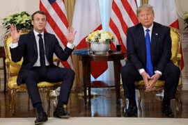 Tổng thống Mỹ và Pháp đối đầu trước phiên họp NATO