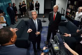 Hai ứng cử viên Tổng thống thuộc đảng Cộng hòa ủng hộ việc luận tội ông Trump