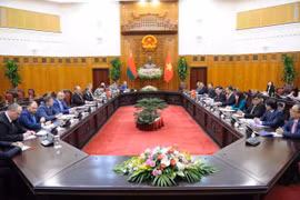 Phó Thủ tướng Vương Đình Huệ hội đàm với Phó Thủ tướng Cộng hòa Belarus