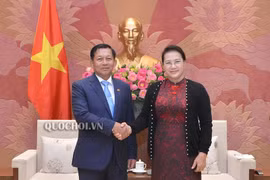 Chủ tịch Quốc hội Nguyễn Thị Kim Ngân tiếp Tổng Tư lệnh các Lực lượng vũ trang Myanmar