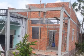Bàn giao “khống” gần 1,2 tỷ tiền xây nhà tình nghĩa