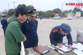 Xe quá khổ quá tải hoành hành tại Hà Nội: Lực lượng TTGT tiếp tục ra quân xử lý vi phạm dịp giáp Tết