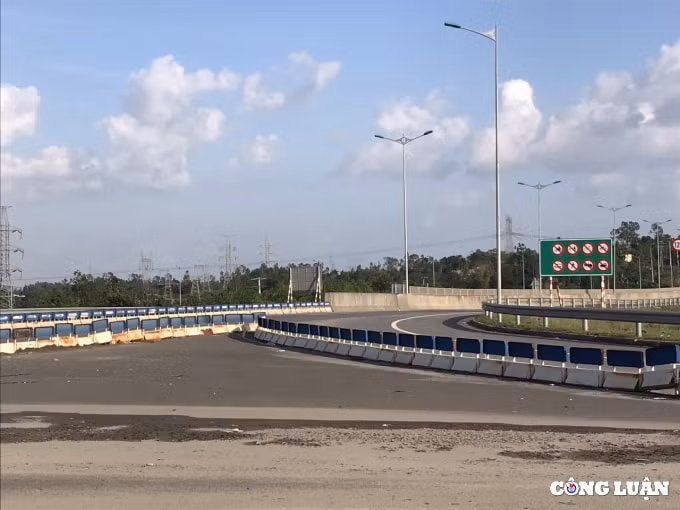 cao toc da nang quang ngai ra sao khi hang loat lanh dao vec hau toa hinh 9