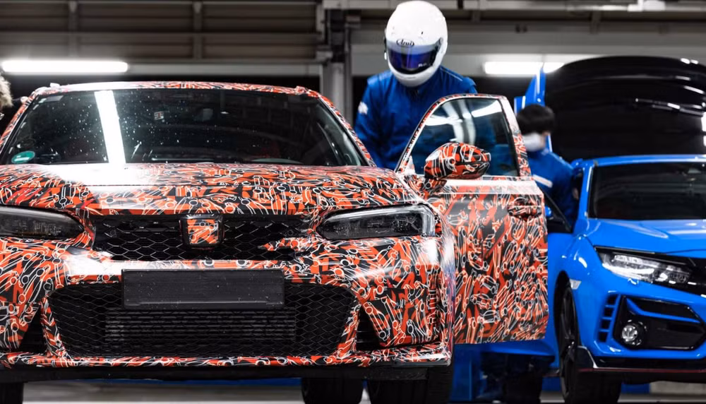 honda civic type r 2022 lo dien tren duong dua suzuka hinh 3