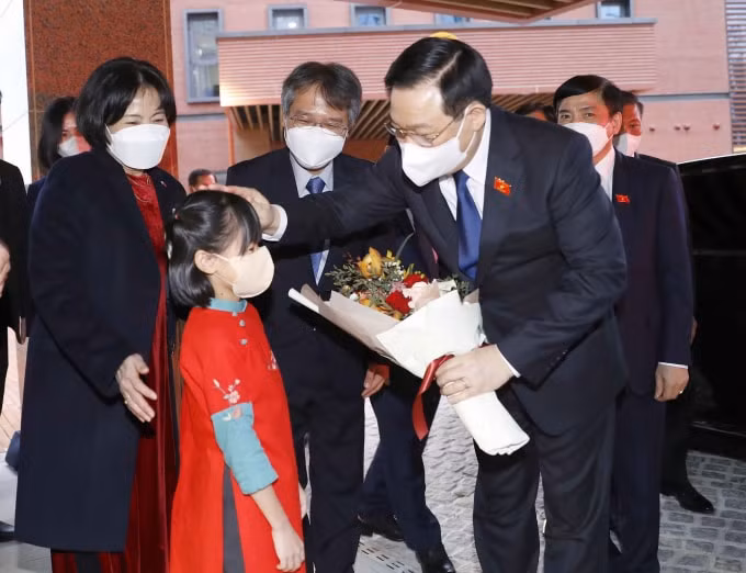 chu tich quoc hoi dang va nha nuoc het suc quan tam cong dong nguoi viet nam o nuoc ngoai hinh 1