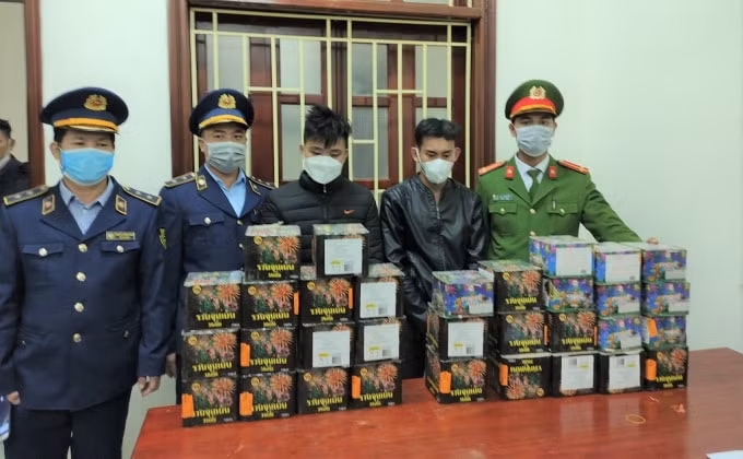 bat 3 doi tuong thu giu 110kg phao hoa no tai nghe an hinh 1