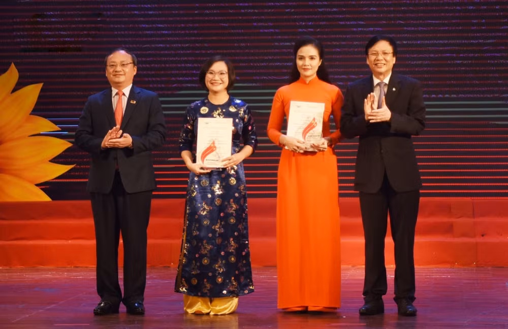 hon 1000 tac pham bao chi tham du cuoc thi dua nghi quyet cua dang vao cuoc song hinh 2