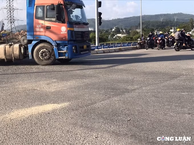 cao toc da nang quang ngai van tiep tuc hu hong bao gio duoc sua chua hinh 5