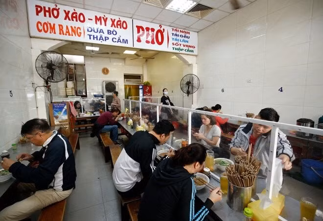 chu cua hang kinh doanh an uong chat vat khi gas xang dau tang gia hinh 2