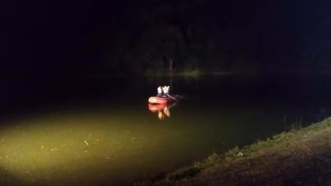nguoi dan ong tu vong khi di cau ca hinh 1
