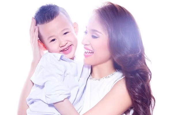 nhung ba me don than cua showbiz viet hinh 3